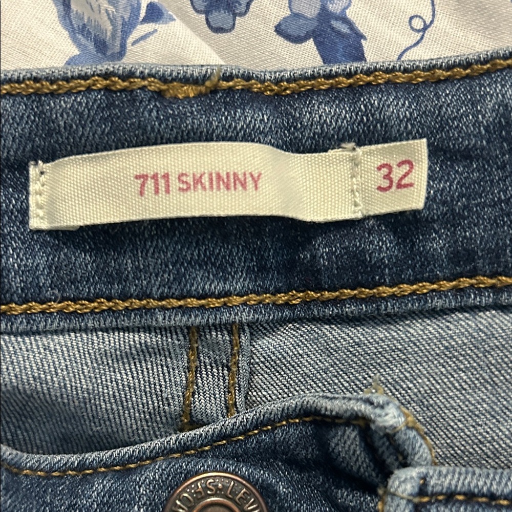 Levi's Women's Classic Blue Skinny Jeans